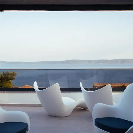 Luxury Apartment- Balcony- Private Rooftop And Jacuzzi- Common Pool *