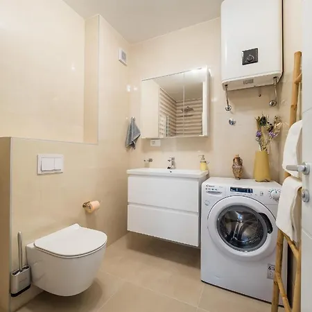 Luxury Apartment- Balcony- Private Rooftop And Jacuzzi- Common Pool Apartment