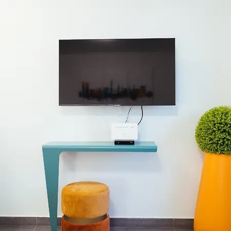 Luxury Apartment- Balcony- Private Rooftop And Jacuzzi- Common Pool