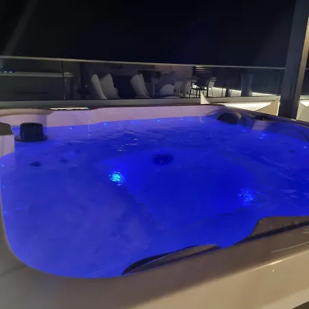 Luxury Apartment- Balcony- Private Rooftop And Jacuzzi- Common Pool Trogir