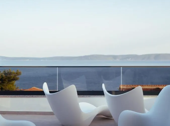 Luxury Apartment- Balcony- Private Rooftop And Jacuzzi- Common Pool *