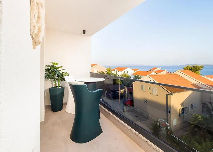 Luxury Apartment- Balcony- Private Rooftop And Jacuzzi- Common Pool Daire Trogir