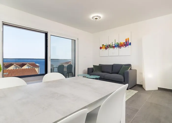 Luxury Apartment- Balcony- Private Rooftop And Jacuzzi- Common Pool Daire Trogir