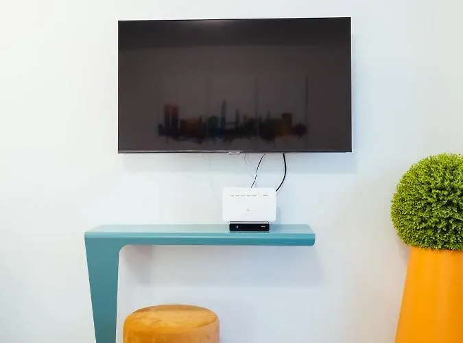 Luxury Apartment- Balcony- Private Rooftop And Jacuzzi- Common Pool