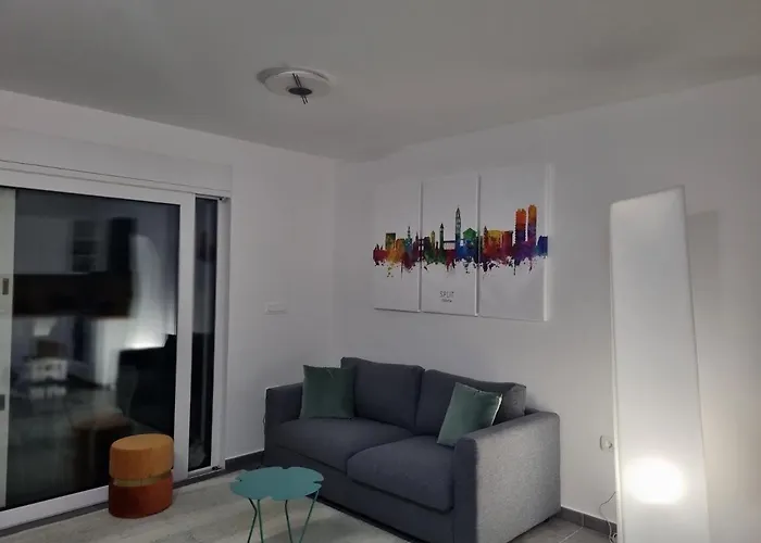 דירה Luxury Apartment- Balcony- Private Rooftop And Jacuzzi- Common Pool *