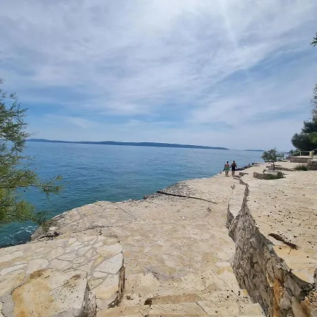 Luxury Apartment- Balcony- Private Rooftop And Jacuzzi- Common Pool 特罗吉尔