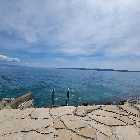 Luxury Apartment- Balcony- Private Rooftop And Jacuzzi- Common Pool Appartamento Traù