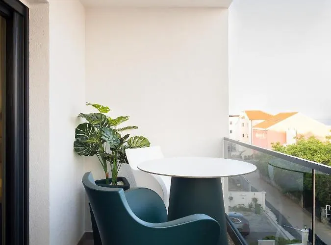 Luxury Apartment- Balcony- Private Rooftop And Jacuzzi- Common Pool Appartement